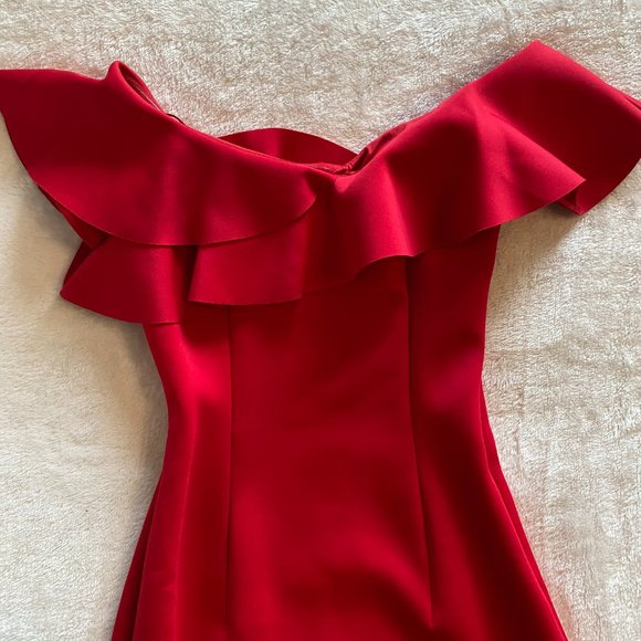 GUESS Red off-the-shoulder dress - Picture 2 of 3